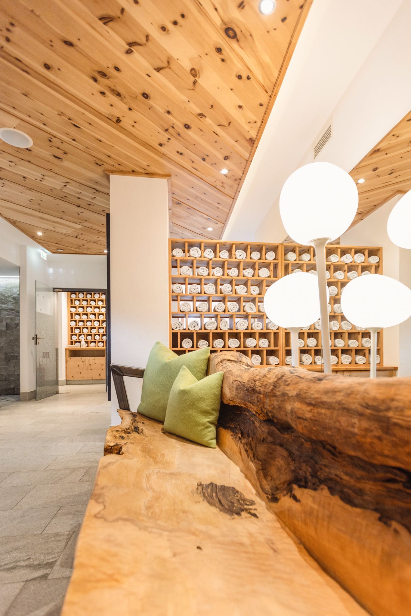 Modern interior design in Glemmtalerhof with wooden details and stylish lighting elements.